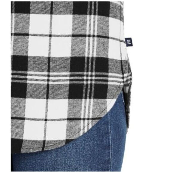 New Gap Ladies Relaxed Fit Flannel black white plaid flannel button small S NWT - Picture 7 of 11